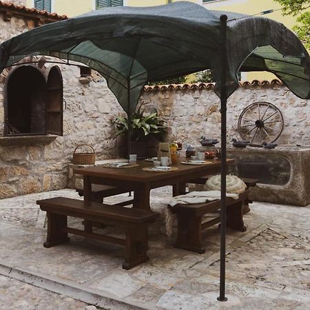 Ferienwohnung Scardona Rustica, Bed & Breakfast With Jacuzzi, Bbq And Free Parking In Skradin, Krka Exterior foto