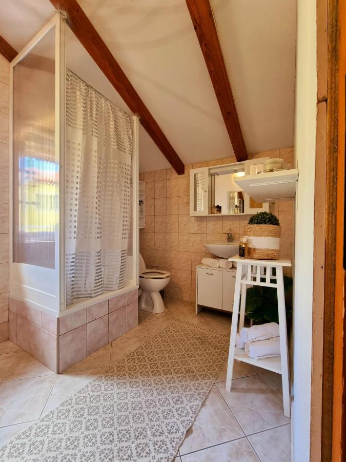 Ferienwohnung Scardona Rustica, Bed & Breakfast With Jacuzzi, Bbq And Free Parking In Skradin, Krka Exterior foto